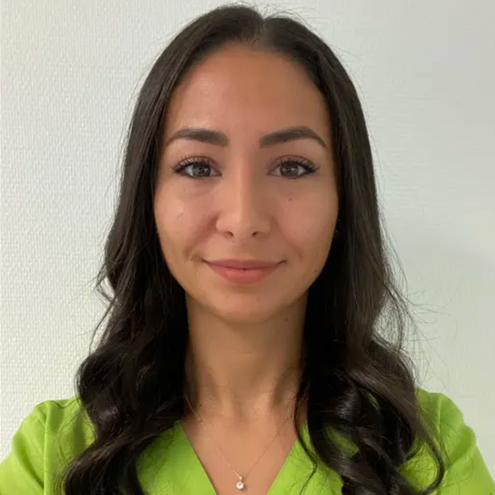 Nesrin Özkan, Zahnärztin in der Zahnarztpraxis Falla / Zahn S.P.A.